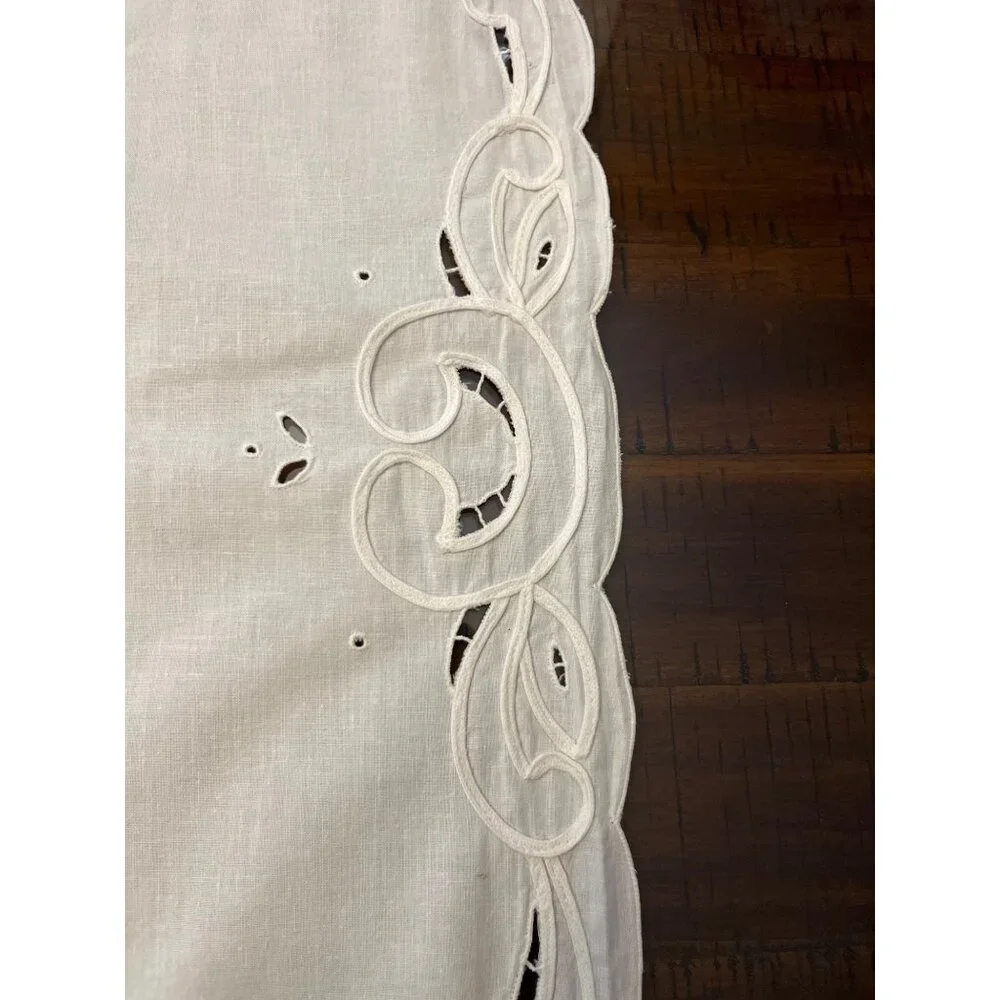Vintage White Cutwork Embroidered Tablecloth Floral Linen Cotton Broderie Anglai